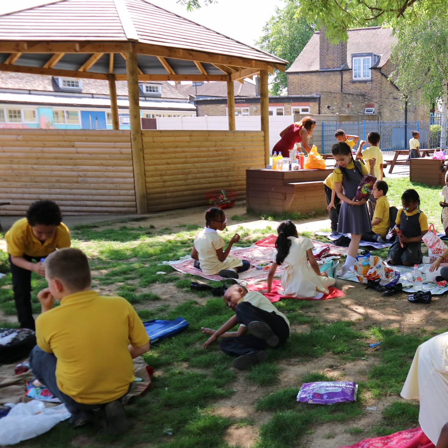 Devonshire Hill Nursery and Primary School | Year 2 Picnic